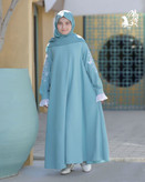 عبا مهرخ با استین گلدوزی شده
