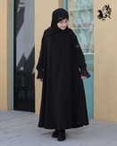 عبا مهرخ با استین گلدوزی شده